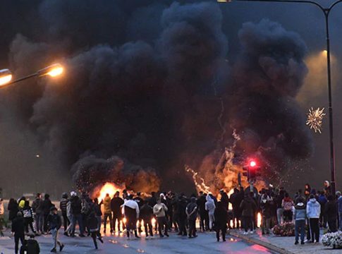 തീവ്ര വലതുപക്ഷ സംഘടനകൾ ഖുര്ആന് അഗ്നിക്കിരയാക്കി; സ്വീഡനിൽ പ്രതിഷേധം ശക്തമാകുന്നു Sweden protest_2020 Aug 30