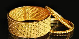 സ്വർണവില വീണ്ടും ഇടിഞ്ഞു; കുറഞ്ഞത് 320 രൂപ gold price_2020 Aug 24