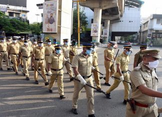 ‘കോവിഡ് വാരിയര്’ പതക്കം; പോലീസിലെ പോരാളികള്ക്ക് സേനയുടെ ആദരം Malabar News_ kerala police