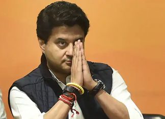 മാസ്ക്കില്ല, അകലമില്ല; ബിഹാറില് ജ്യോതിരാദിത്യ സിന്ധ്യയുടെ തെരഞ്ഞെടുപ്പ് പ്രചാരണം Jyotiraditya Scindia_2020 Aug 18