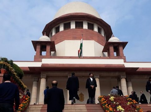 കോവിഡ് കാലത്തെ സ്വകാര്യ സ്കൂൾ ഫീസ്; വിഷയത്തിൽ സുപ്രീം കോടതിയുടെ ഇടപെടൽ Supreme court_2020 Aug 12