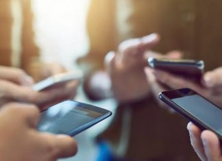 സാംസങ്ങും ആപ്പിളിന്റെ കരാറുകാരും ഇന്ത്യയിലേക്ക്; ഫോൺ കയറ്റുമതി ചെയ്യും Apple samsung_2020 Aug 01