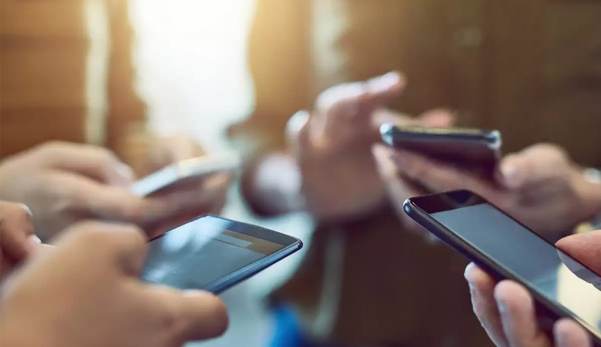 Malabar News_ Apple samsung_2020 Aug 01 Apple samsung_2020 Aug 01