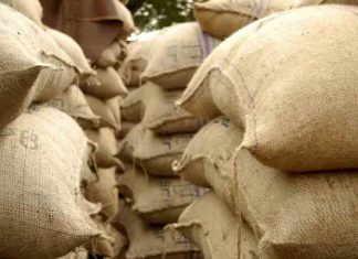 റേഷന് കടത്തിയ സംഭവം; സപ്ളൈകോ ഉദ്യോഗസ്ഥനെ സസ്പെൻഡ് ചെയ്തു raid-on-ration-shop_2020-Sep-30