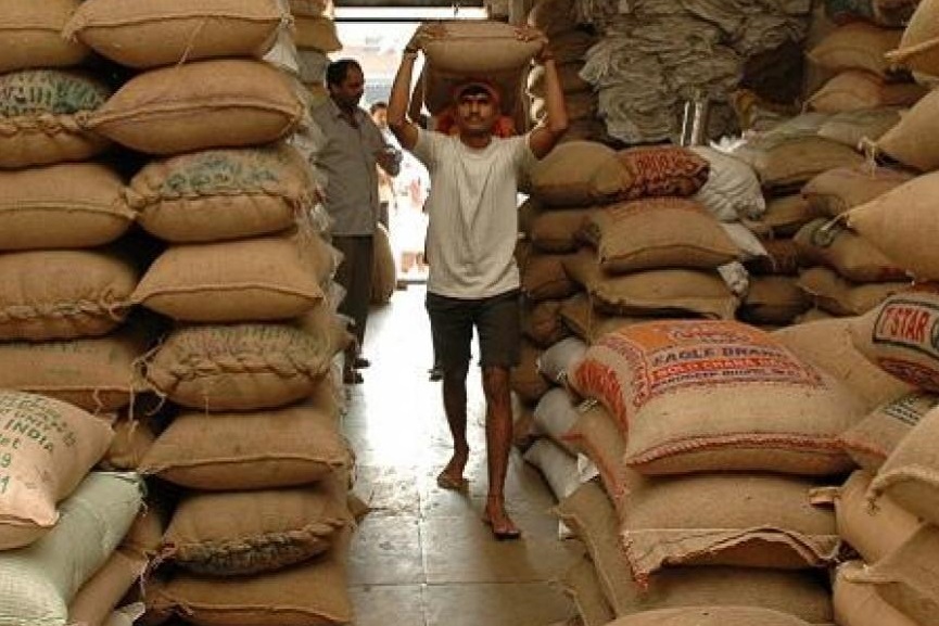 Malabar News_ ration caught Malabar News_ ration caught