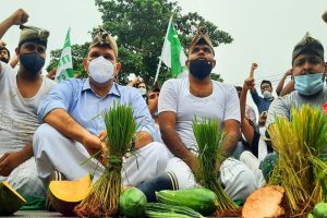 Youth league protest for farmers_Malabar News