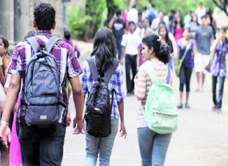 ഒന്നാം വര്ഷ ക്ലാസുകള് നവംബര് 1 മുതല്; യുജിസി മാര്ഗ നിര്ദേശങ്ങള് പുറത്തിറക്കി malabar-news-college-student