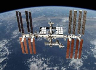 ബഹിരാകാശ മാലിന്യ ഭീഷണി; അന്താരാഷ്ട്ര ബഹിരാകാശ നിലയത്തിന്റെ ഭ്രമണ പഥം ഉയര്ത്തി International space station moves to avoid space pollution