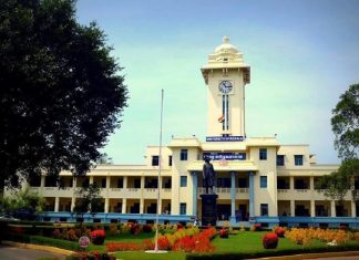 കേരള സര്വകലാശാല; വിദ്യാര്ഥികളെ പണം വാങ്ങി ജയിപ്പിച്ച സെക്ഷന് ഓഫിസര് അറസ്റ്റില് Kerala univercity_Malabar news