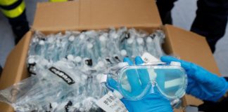 മാസ്ക്, പിപിഇ കിറ്റുകള് തുടങ്ങിയവയുടെ കയറ്റുമതിക്ക് ഏര്പ്പെടുത്തിയ നിരോധനം പിന്വലിച്ചു MalabarNews_covid kit exports