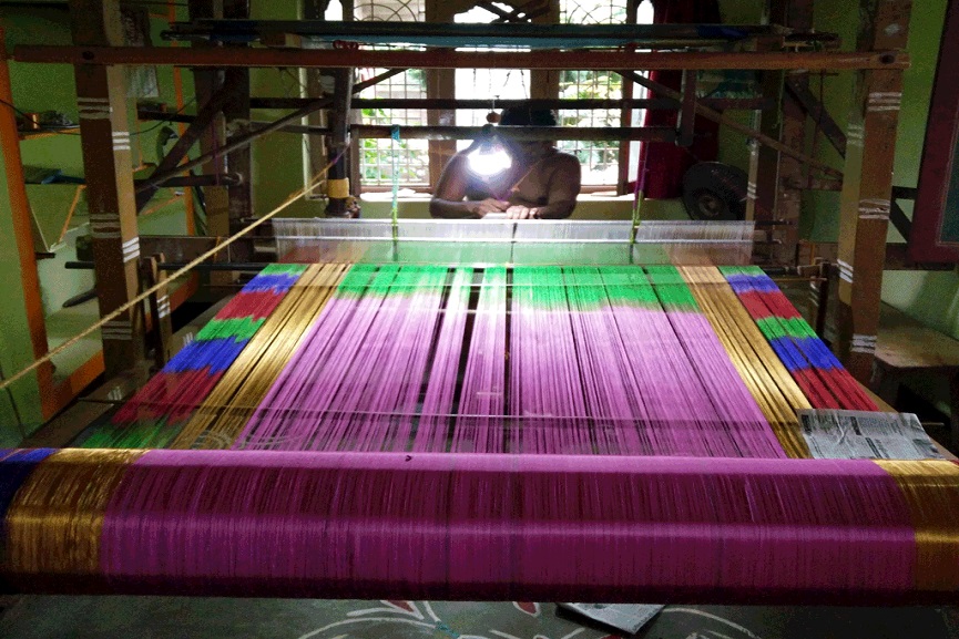 MalabarNews_handloomweavers MalabarNews_ silk import from china will stopped
