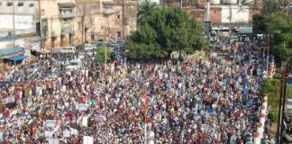 เดซเตเดฐเดเตเดเต เดชเตเดฐเดธเดฟเดกเดฃเตเดเดฟเดจเตเดคเดฟเดฐเต เดชเตเดฐเดคเดฟเดทเตเดงเด; เดเตเดธเตเดเตเดคเตเดคเต เดชเตเดฒเตเดธเต Covid protocol violation_Malabar news