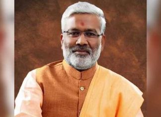 ‘രാമക്ഷേത്രം, ആർട്ടിക്കിൾ 370 പോലെ പാകിസ്ഥാനും ചൈനയുമായുള്ള യുദ്ധത്തിനും മോദി തിയ്യതി കുറിച്ചിട്ടുണ്ട്’ UP-BJP-Chief-Swatantra-Dev-Singh_2020-Oct-25