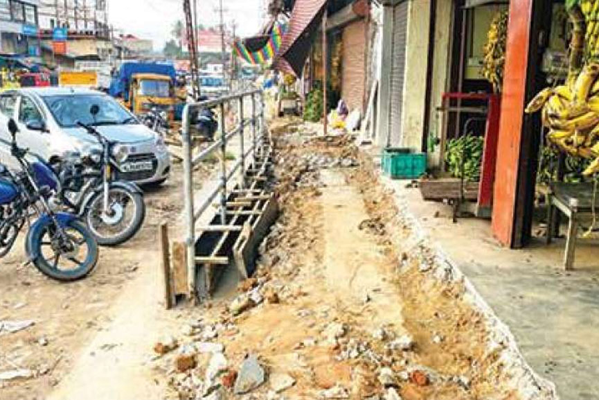 Malabar-News_wayanad-footpath_2020-Oct-17 wayanad-footpath_2020-Oct-17