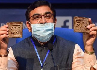 ചാണക ചിപ്പ്; തെളിവ് ആവശ്യപ്പെട്ട് നാനൂറോളം ശാസ്ത്രജ്ഞരുടെ കത്ത് MalabarNews_dung chip