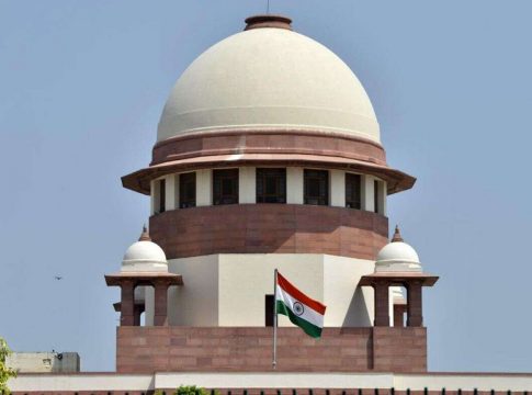 മരട്; ഫ്ളാറ്റ് നിർമാതാക്കൾക്ക് എതിരായ ഹരജി സുപ്രീം കോടതി ഇന്ന് പരിഗണിക്കും Supreme-Court_2020-Oct-14