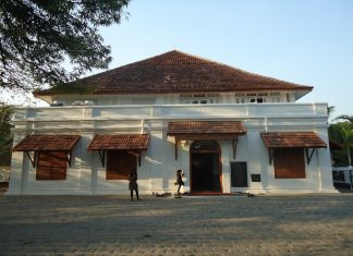 ക്യാംപിൽ നിന്ന് ഒഴിവാക്കി; ലളിതകലാ അക്കാദമിക്കെതിരേ നോട്ടീസയച്ച് ചിത്രകാരൻ defamation notice against kerala lalithakala academy