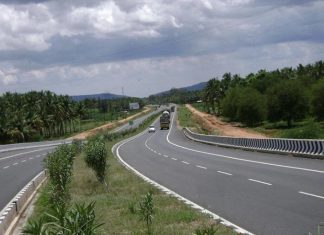 കുടിയൊഴിപ്പിച്ച ഭൂമിയിൽ പൂന്തോട്ടമൊരുക്കി ദേശീയപാതാ വിഭാഗം garden in perumba national highway