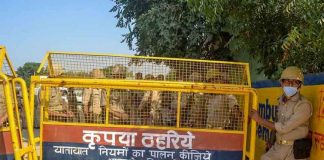 അസത്യം പറയാൻ 50 ലക്ഷം; ഹത്രസ് ഇരയുടെ കുടുംബത്തിന് എതിരെ പോലീസ് UP-Police_2020-Oct-06