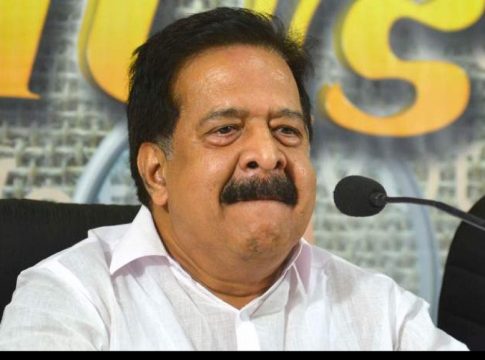 ഐഫോണ് വിവാദത്തില് ചെന്നിത്തലക്ക് ആശ്വാസം MalabarNews-Ramesh_Chennithala