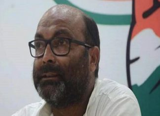 രാഹുല് ഗാന്ധിയുടെ ഹത്രസ് സന്ദര്ശനം; യുപി കോണ്ഗ്രസ് അധ്യക്ഷന് വീട്ടുതടങ്കലില് UP Congress Chief Put Under "House Arrest"
