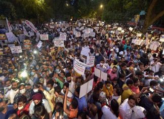 ജന്തർ മന്ദിറിൽ നീതി തേടി പ്രതിഷേധം; മുഖ്യമന്ത്രി രാജിവെക്കും വരെ പ്രക്ഷോഭം തുടരുമെന്ന് ചന്ദ്രശേഖർ ആസാദ് protest at jandar mandir