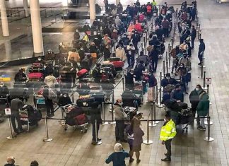 60 വയസ് കഴിഞ്ഞ 70000 പ്രവാസികളെ മടക്കി അയക്കാനൊരുങ്ങി കുവൈറ്റ് Malabarnews_kuwait