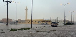സൗദിയുടെ വിവിധ ഭാഗങ്ങളില് മഴ തുടരും; കാലാവസ്ഥാ കേന്ദ്രം Malabarnews_heavy rain in saudi
