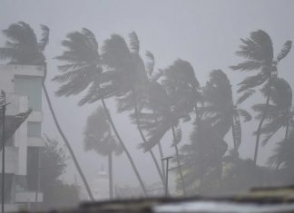 നിവാർ ചുഴലിക്കാറ്റ് തീരം തൊട്ടു; ചെന്നൈയിൽ മഴ കനത്തു MALABARNEWS-NIVAR