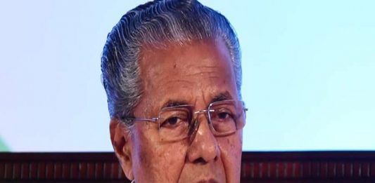 ലിഫ്റ്റ് നൽകിയതല്ല; പിണറായിയുടെ വാഹനം ഗൺമാൻമാർ ഇടയ്ക്കിടെ ഉപയോഗിച്ചിരുന്നു govt withdraws Kerala Police act