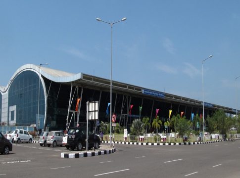 വിമാനത്താവള സ്വകാര്യവല്ക്കരണം; സംസ്ഥാന സര്ക്കാര് സുപ്രീംകോടതിയില് Malabanews_airport