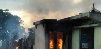 പരാതി പിന്വലിച്ചില്ല; മധ്യപ്രദേശില് ദളിത് സഹോദരങ്ങളെ മര്ദ്ദിച്ച് വീടിന് തീവെച്ചു national image_malabar news