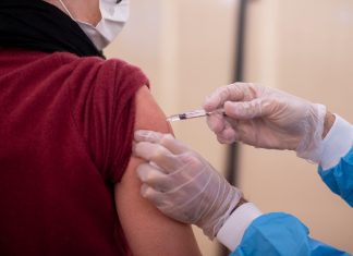 വാക്സിന് വിതരണ നടപടികള് നാല് യുഎസ് സംസ്ഥാനങ്ങളില് ആരംഭിച്ച് ഫൈസര് pravasilokam image_malabar news