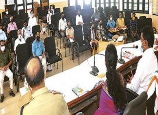 ‘ജാതിയും സമുദായവും പറഞ്ഞ് വോട്ട് ചോദിക്കരുത്’; ജില്ലാ കളക്ടർ MALABARNEWS-SAJITHBABU