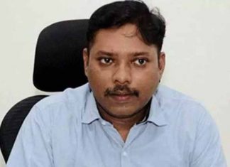 സിഎഎയിൽ പ്രതിഷേധിച്ച് ഐഎഎസ് ഉപേക്ഷിച്ച എസ് ശശികാന്ത് കോൺഗ്രസിൽ ചേർന്നു S Sasikanth Senthil