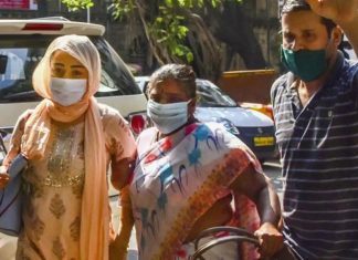 ബോളിവുഡ് നിര്മാതാവിന്റെ വീട്ടില് നിന്ന് കഞ്ചാവ് പിടികൂടി; ഭാര്യ അറസ്റ്റില് national image_malabar news