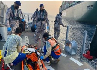 നടുക്കടലില് രക്ഷകരായി സൗദി അതിര്ത്തി സേന; ഇന്ത്യന് നാവികന് പുതുജീവന് Malabarnews_saudi india