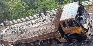 നാടുകാണി ചുരത്തിൽ വീണ്ടും ലോറി കത്തി നശിച്ചു; ഡ്രൈവർ അൽഭുതകരമായി രക്ഷപ്പെട്ടു Lorry Caught fire_Malabar News