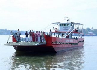 യാത്രാക്ളേശത്തിന് ഒടുവില് അന്ത്യം; അഴീക്കോട്-മുനമ്പം ജങ്കാര് സര്വീസ് പുനഃരാരംഭിക്കുന്നു Malabarnews_azheekkod