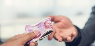 സര്ക്കാര് ജീവനക്കാരുടെ ശമ്പളം മാറ്റിവെക്കില്ല; തീരുമാനം പിന്വലിച്ചു MALABARNEWS-SALARY