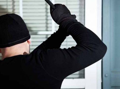 അടച്ചിട്ട വീട്ടിൽ മോഷണം; 36 പവൻ കവർന്നു theft_2020-Nov-03