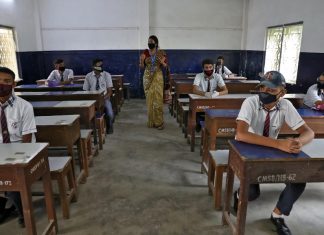 സ്കൂളുകളും കോളേജുകളും നാളെ മുതൽ; കർശന ജാഗ്രത Schools and colleges from tomorrow; Strict vigilance