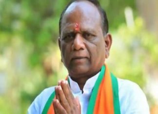 പാര്ട്ടിയില് നിന്ന് രാജിവെച്ച് ബിജെപി എംപി mansukh vasava
