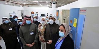 കുവൈറ്റിൽ വാക്സിൻ വിതരണം ആരംഭിച്ചു; ആദ്യ ഡോസ് സ്വീകരിച്ചത് പ്രധാനമന്ത്രി Covid Vaccine Kuwait