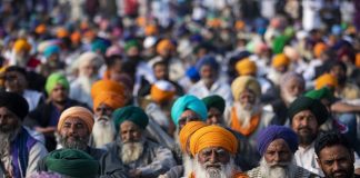 കാര്ഷിക നിയമങ്ങള് പിന്വലിക്കണമെന്ന് ആവശ്യം; രക്തം കൊണ്ട് കത്തെഴുതി കര്ഷകര് Malabarnews_farmers protest