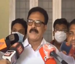 എംകെ വർഗീസ് വീണ്ടും കോൺഗ്രസിലേക്ക്; രാജൻ പല്ലന് പിന്തുണ നൽകും thrissur-mayor mk varghese_Malabar news