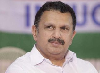 പഴിചാരലുകൾ പരസ്യമാകുന്നു; കെ മുരളീധരനെ അനുകൂലിച്ച് കോഴിക്കോട് പോസ്റ്റർ k-muraleedharan