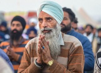 Farmers 'apologise' to people for road blockade, inconvenience