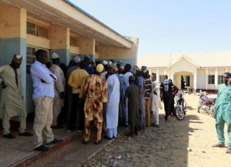 നൈജീരിയയിലെ സ്കൂളിൽ നിന്ന് നൂറോളം കുട്ടികളെ തട്ടികൊണ്ട് പോയി; പ്രാർഥനയോടെ രക്ഷിതാക്കൾ Parents Pray For Hundreds Of Students Kidnapped In Nigeria's Katsina