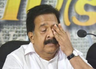 പുകഴ്ത്തുന്നവരൊന്നും ഒപ്പമുണ്ടാകില്ലെന്ന് അനുഭവം പഠിപ്പിച്ചു; ചെന്നിത്തല Experience has taught us that no one who praises is accompanied; Chennithala